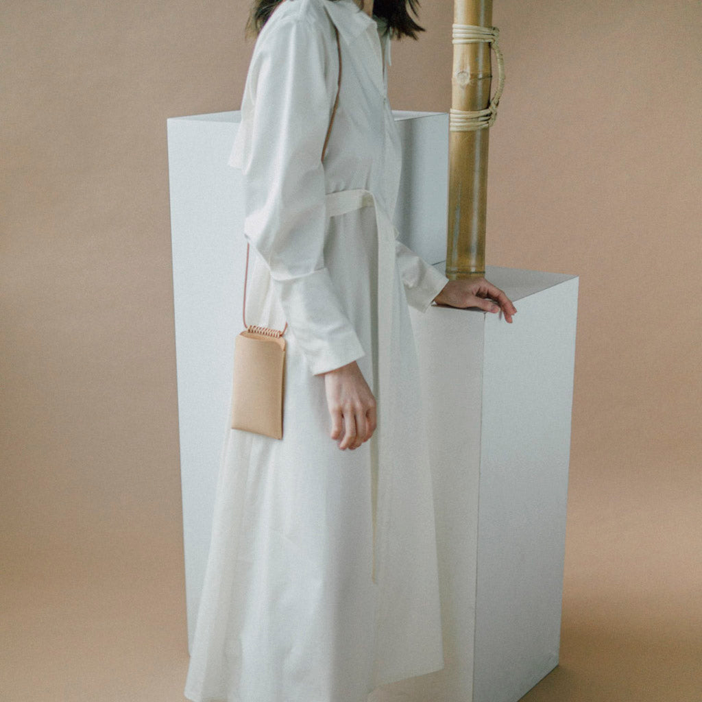 レザー織のIPHONEスリング - Borderless Creations